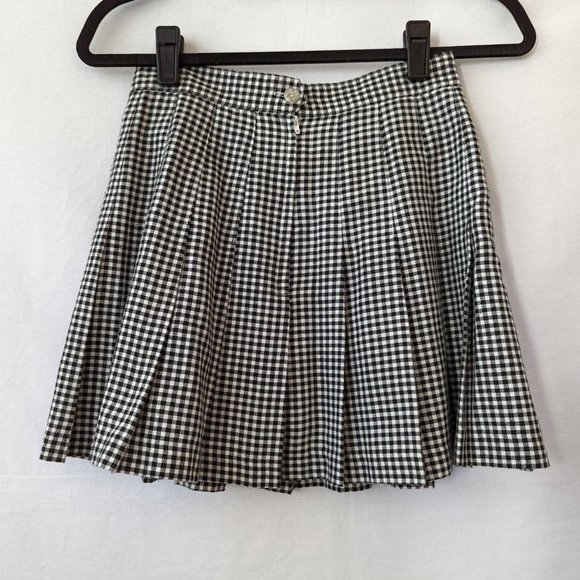 VINTAGE Tretorn Women's Plaid Mini Skirt, 8 - Picture 9 of 11